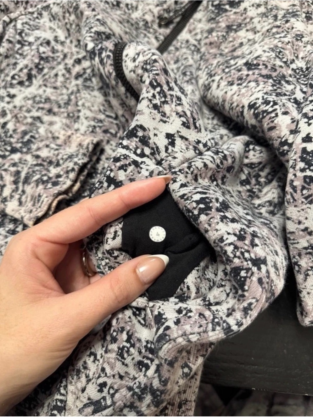 lululemon full zip scuba in Black & grey